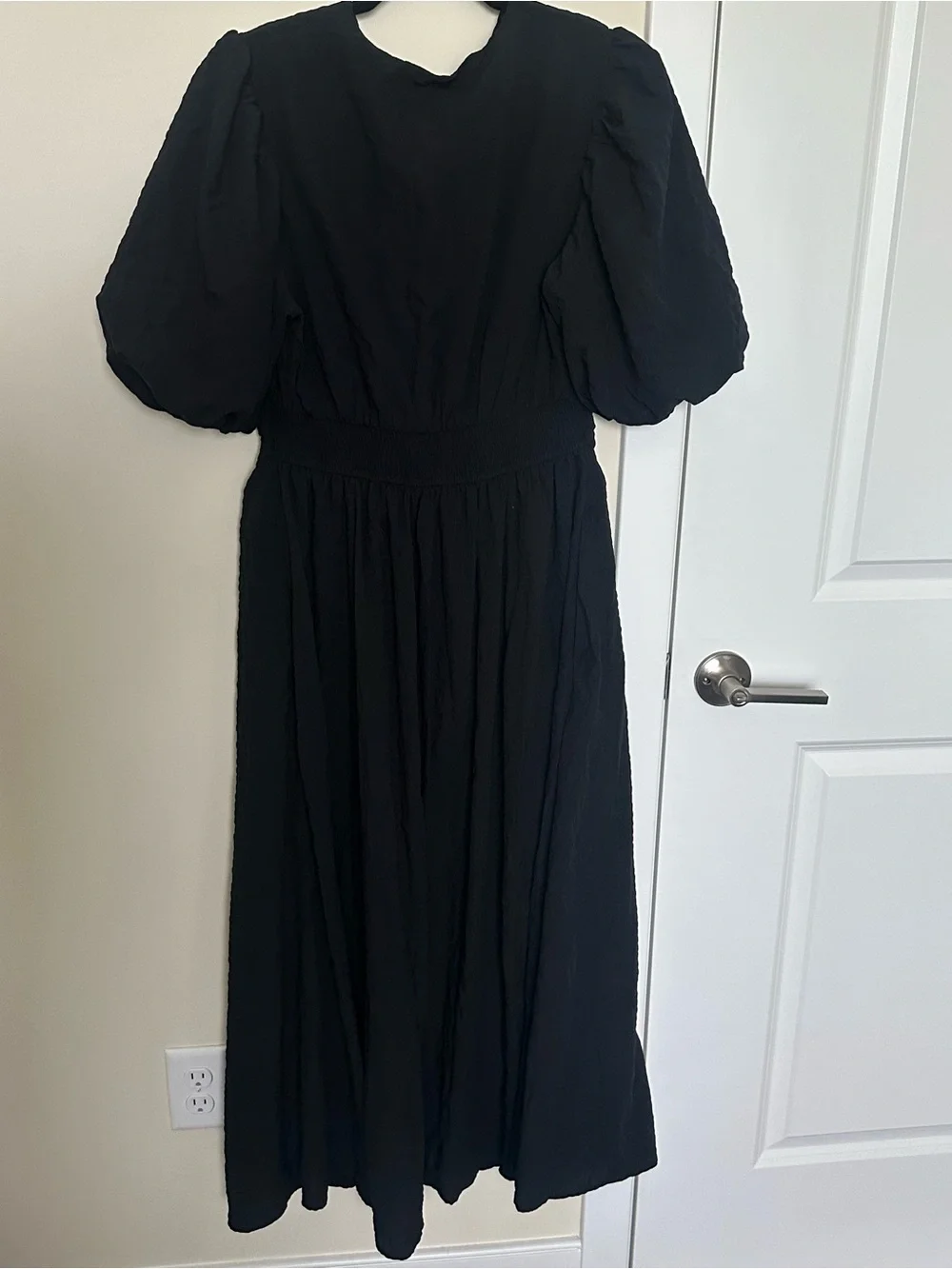 NWT Abercrombie Black Puff-Sleeve Maxi With Waist Tie - M